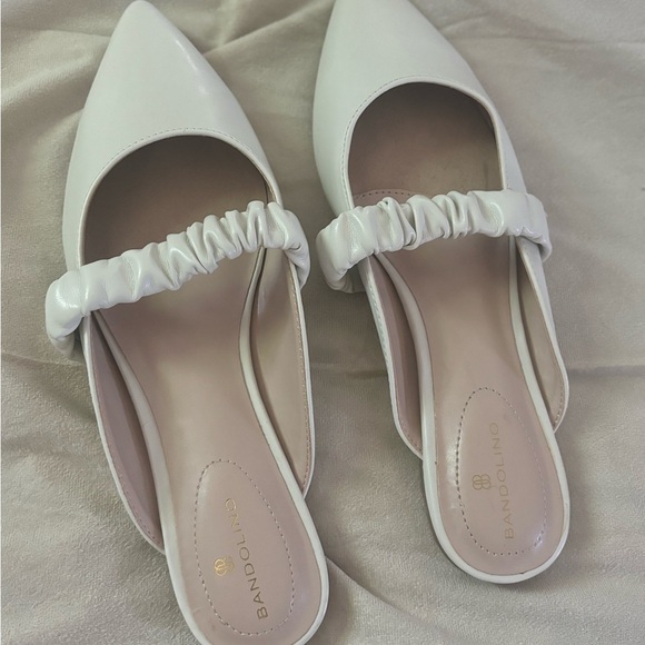 Bandolino White Ruched Mules Slip-On - Picture 1 of 3